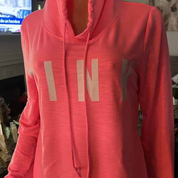 Pink 🤩 - Picture 2 of 5